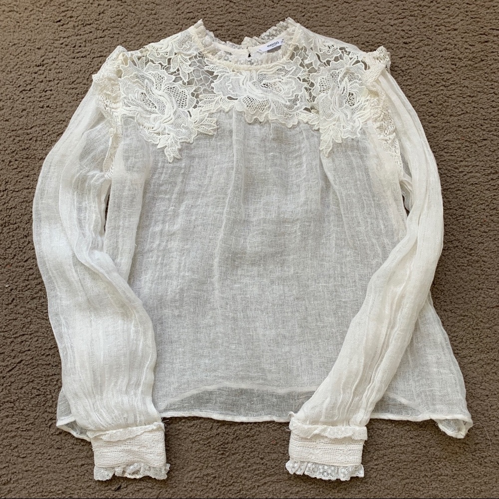 Mango white top size XS, crochet